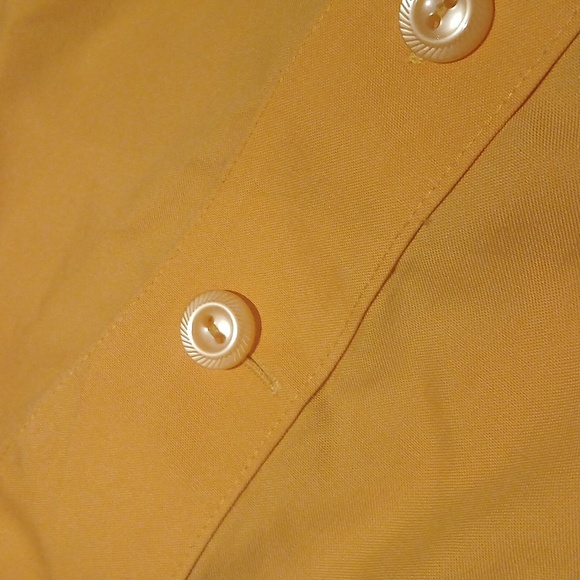 Woman's 'Jones New York " sleeveless blouse - Picture 4 of 6